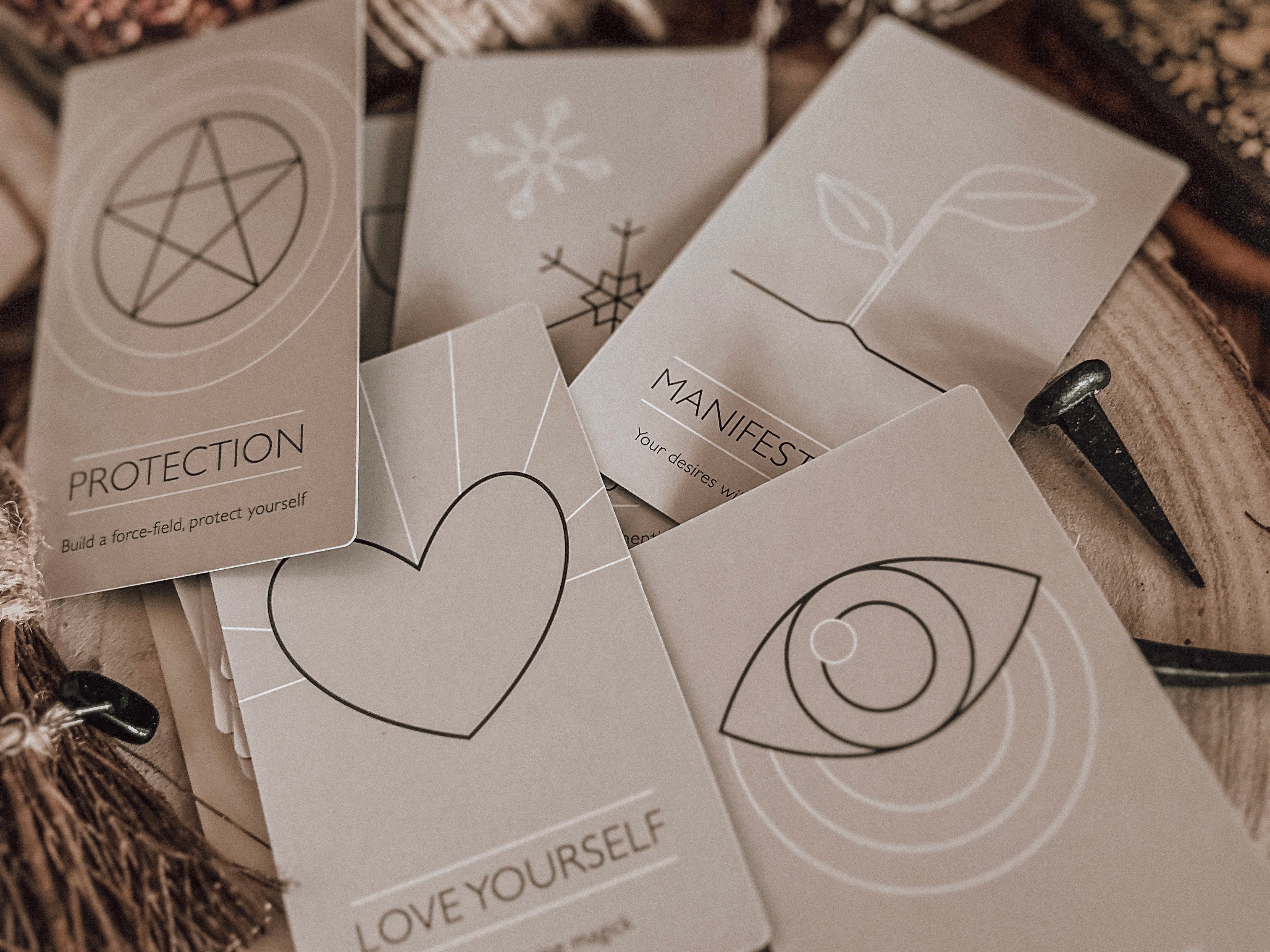 Using Tarot & Oracle Cards in Witchcraft